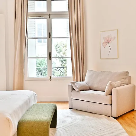 Moderne Et Climatise - Arc De Triomphe *