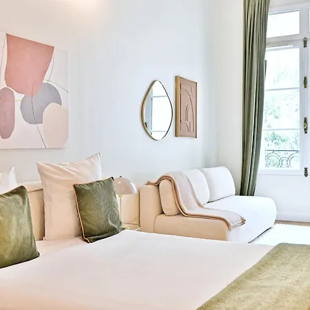 Moderne Et Climatise - Arc De Triomphe