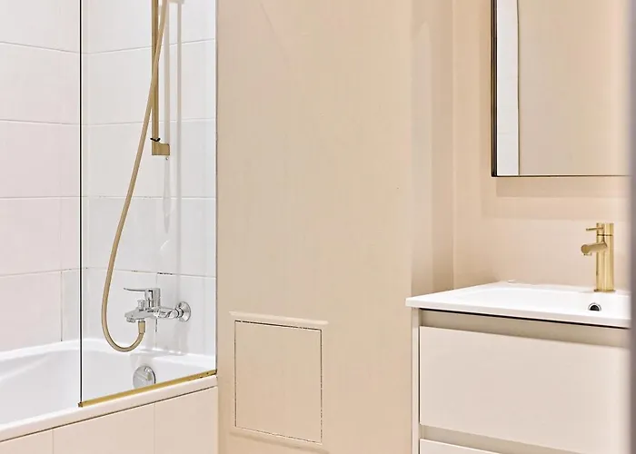 Moderne Et Climatise - Arc De Triomphe Daire
