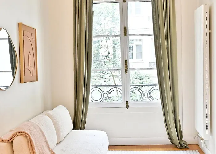 Moderne Et Climatise - Arc De Triomphe Daire